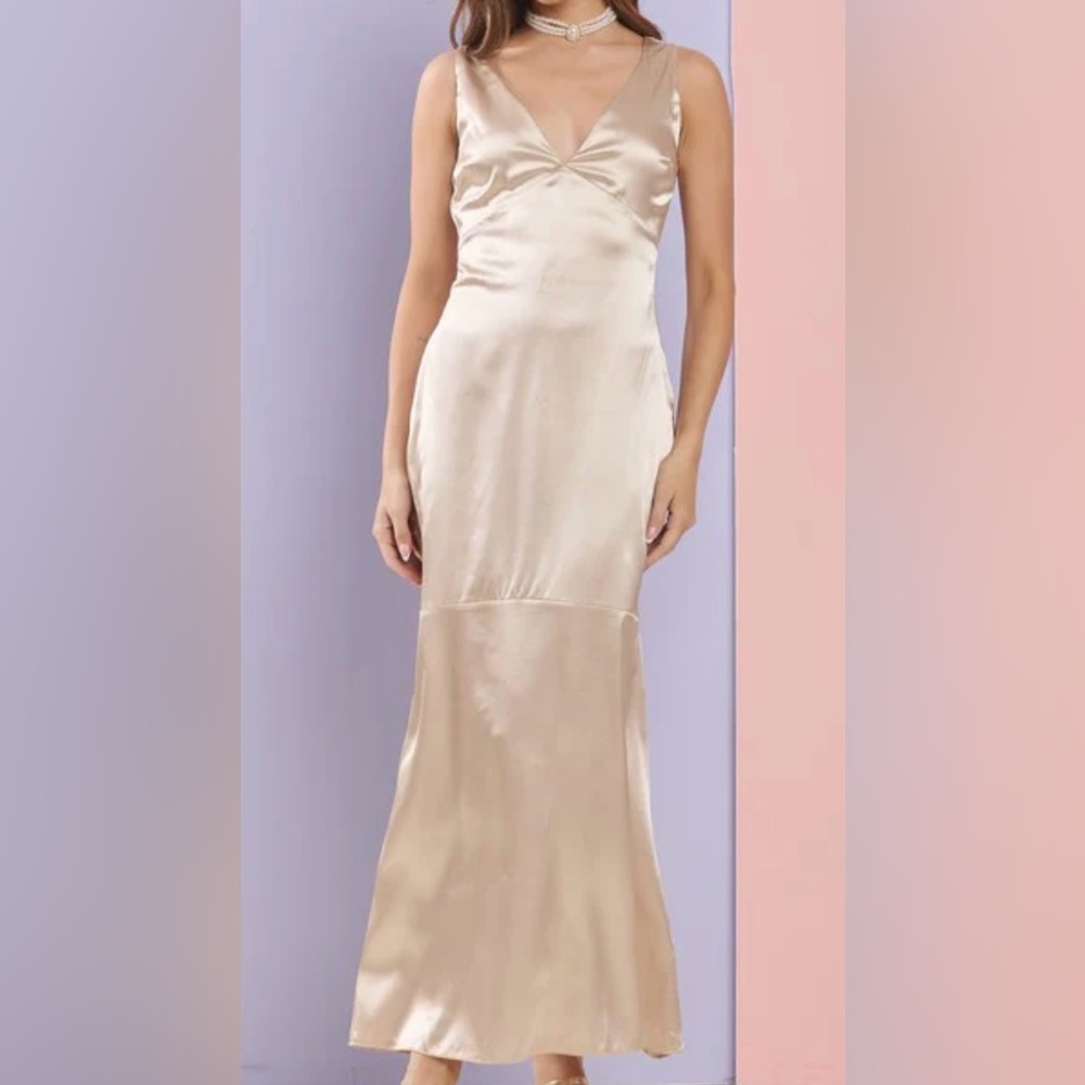 Alexa B Elegant Champagne Gold Satin Sleeveless V-Neck Dress